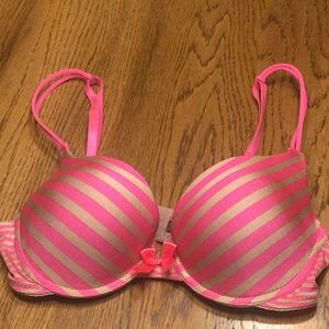 Fun and sexy striped push-up bra